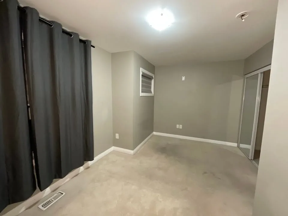 Private room for rent image indicator(3)