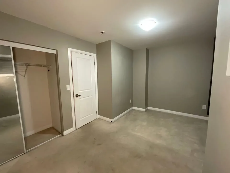 Private room for rent image indicator(4)