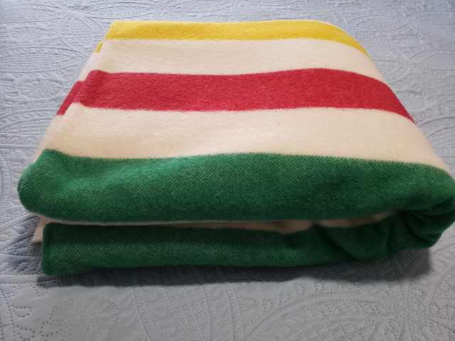 HBC QUEEN SIZE BLANKET - photo 4