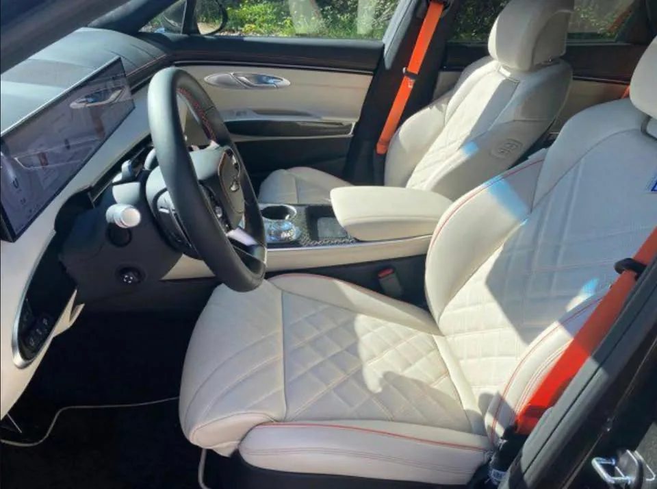 2026 Genesis GV70 3.5T Sport Quilting image indicator(2)