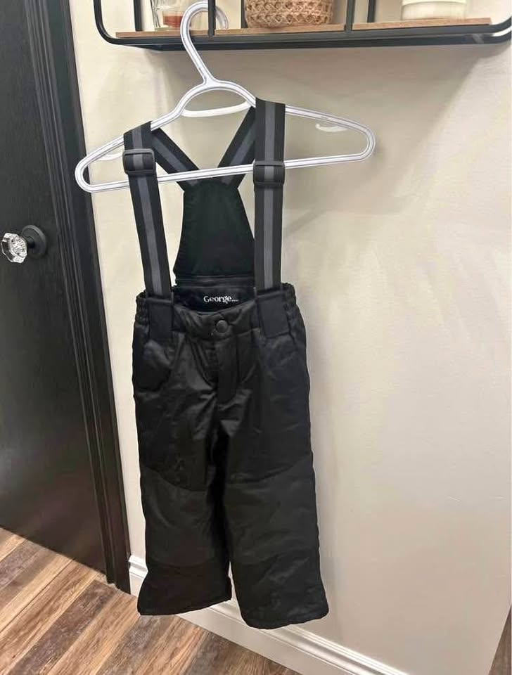 Kids ski pants size xs (4-5)