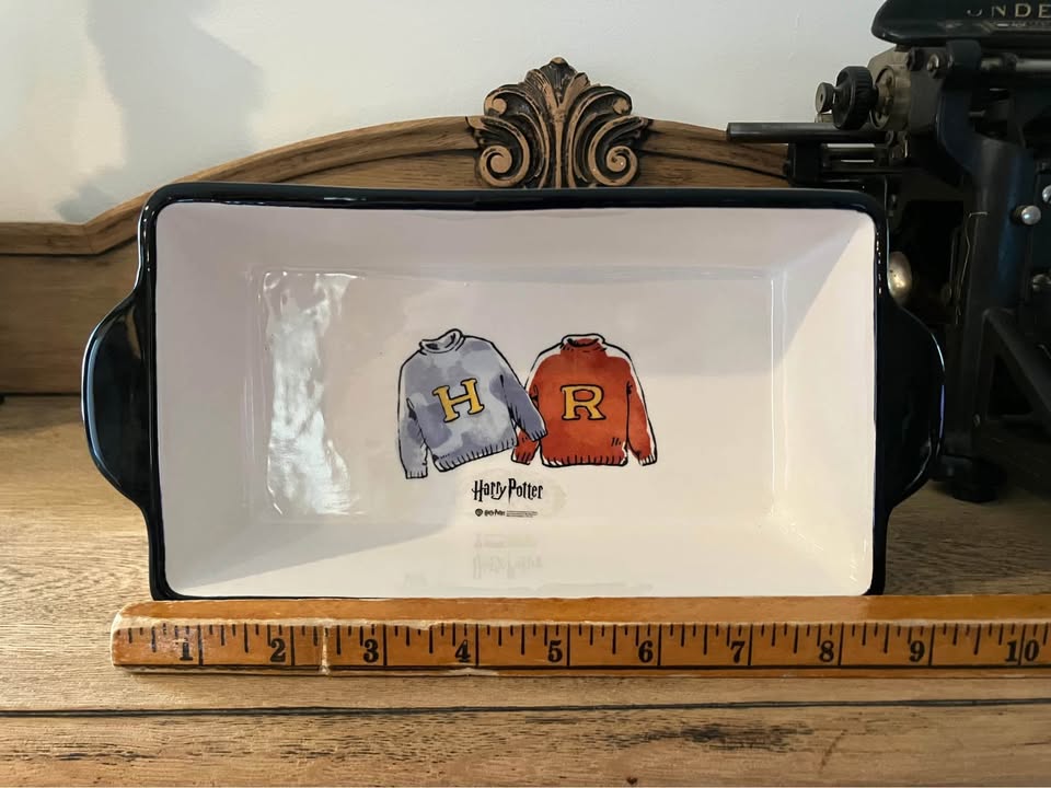 Rae Dunn Harry Potter "Best Mates" Ceramic Baking Dish - photo 2