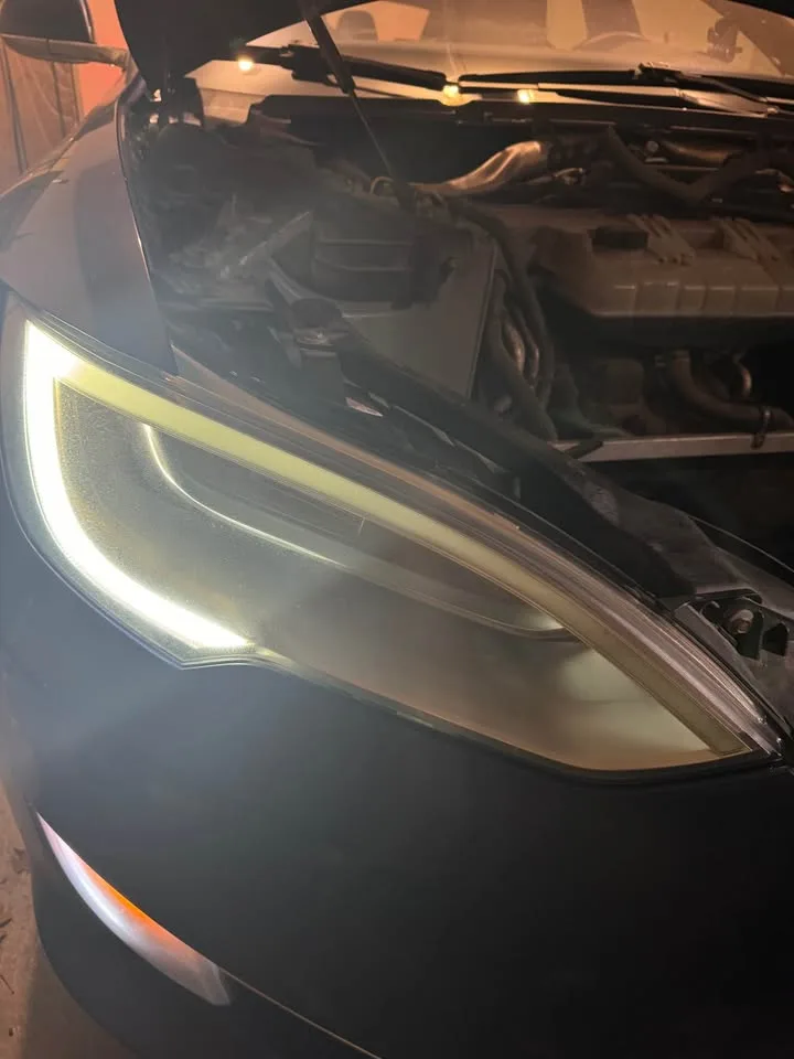 Tesla Model S DRL Headlight Repair image indicator(2)