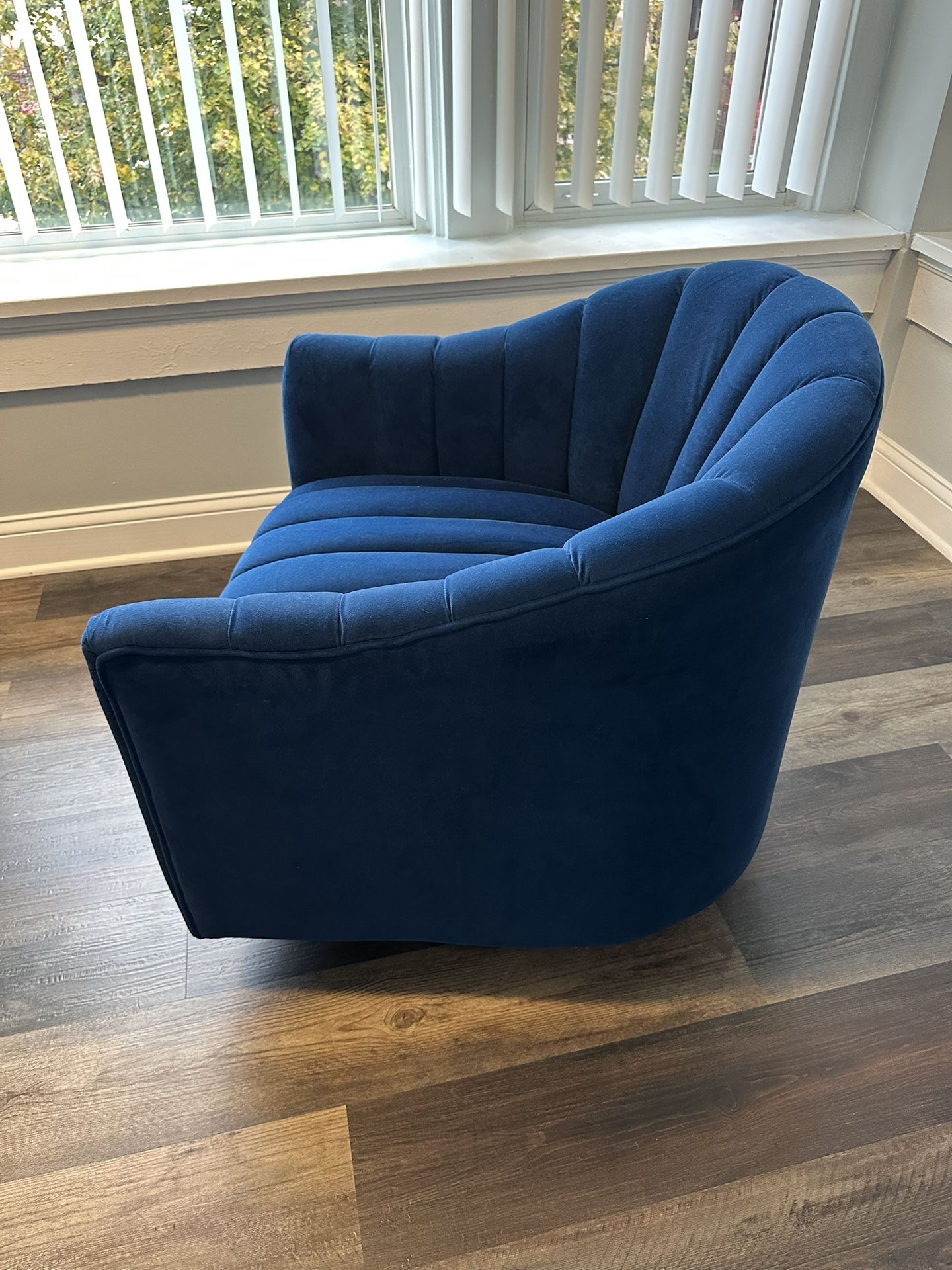 2 Like New Velvet Swivel Barrel Chairs 🏆 - photo 3