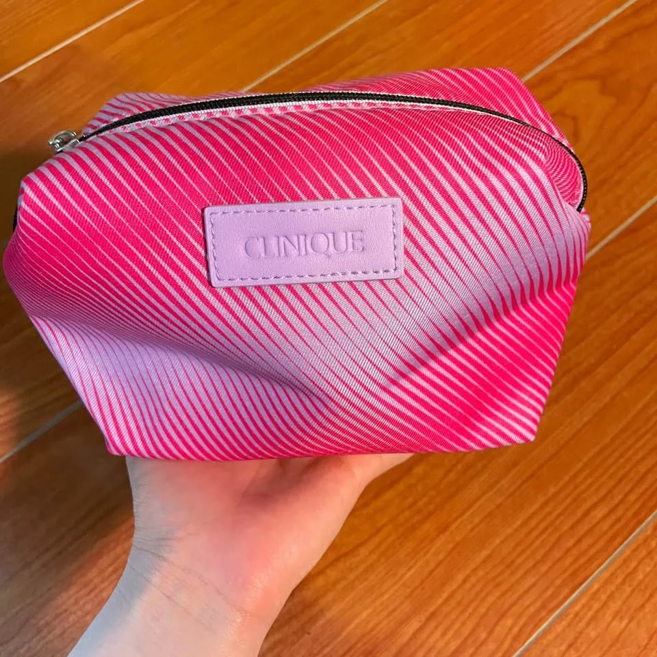 CLINIQUE✨Makeup Bag with Charcoal Mask & Scrub image indicator(4)