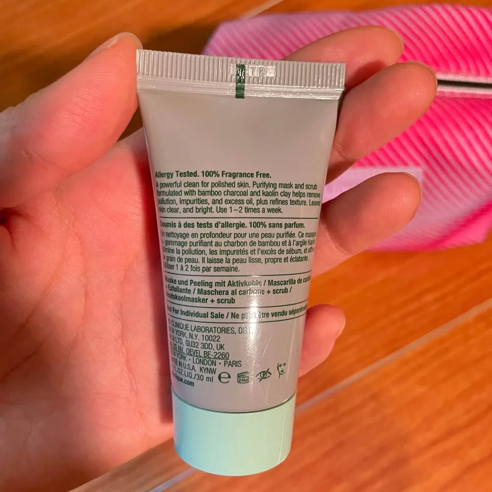 CLINIQUE✨Makeup Bag with Charcoal Mask & Scrub image indicator(8)