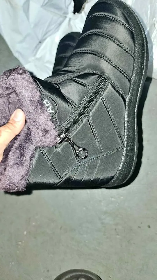 Snow shoes thumbnail