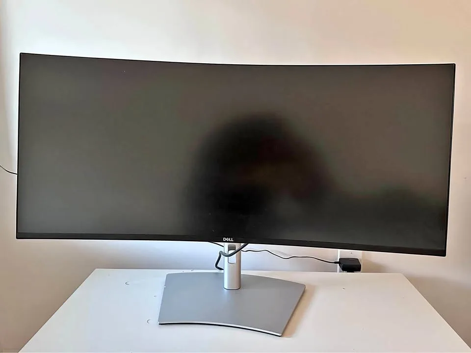 Dell UltraSharp U3821DW 38” Curved Monitor – Excellent Condition thumbnail
