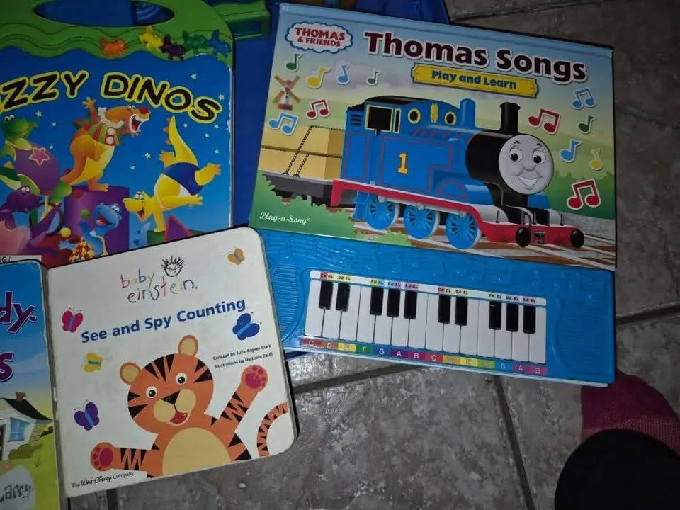 Mixed preschool/toddler lot image indicator(4)