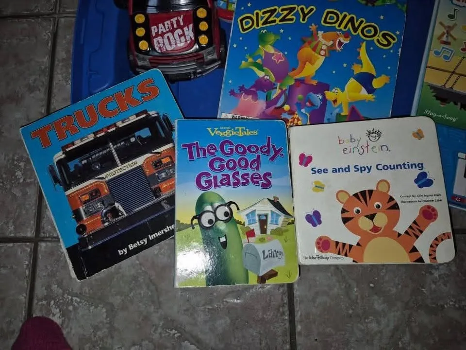 Mixed preschool/toddler lot image indicator(5)