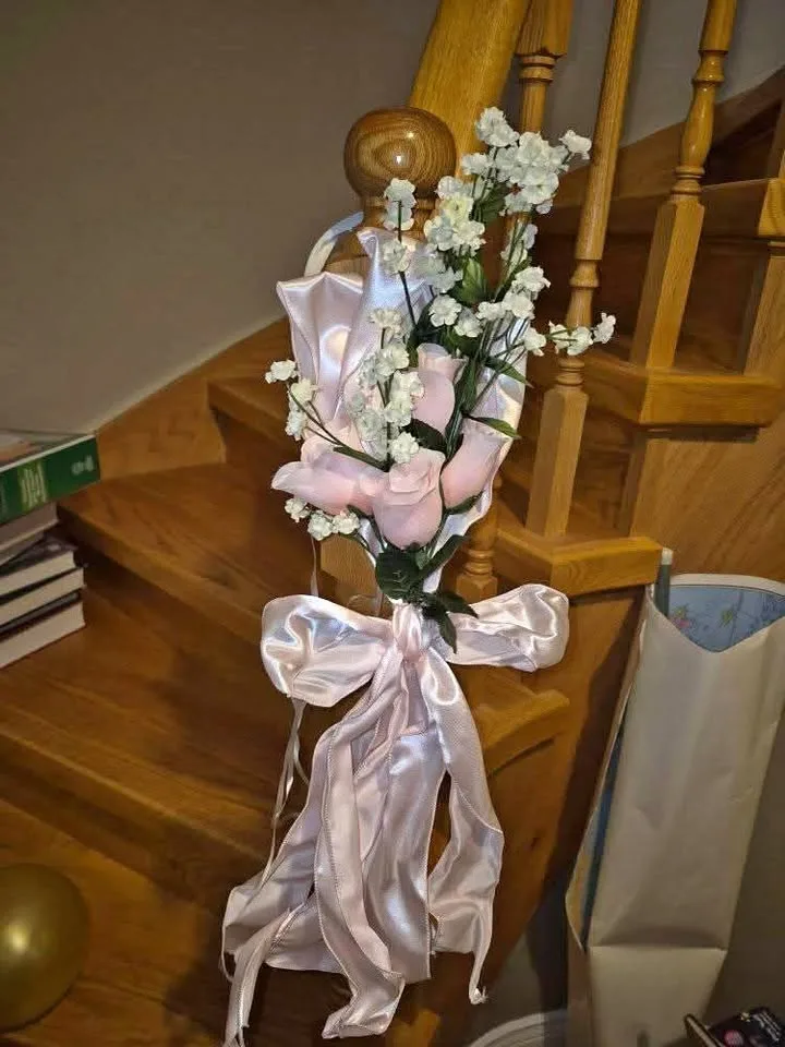 Wedding Pew Bows (5) thumbnail