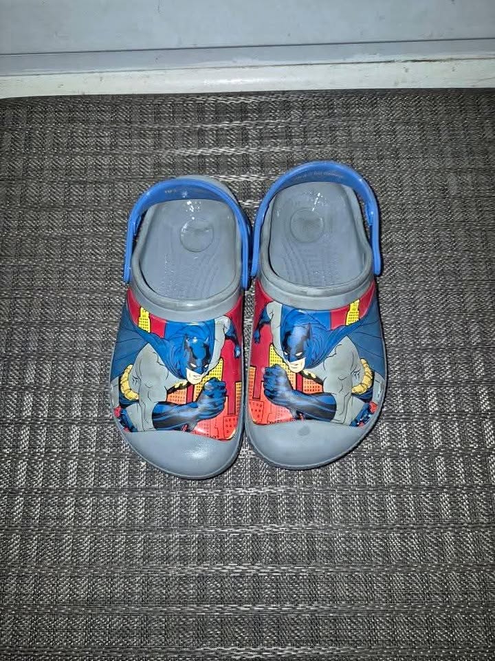 Batman Crocs Size J/1
