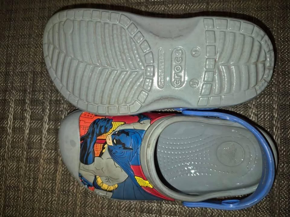 Batman Crocs Size J/1 - photo 3