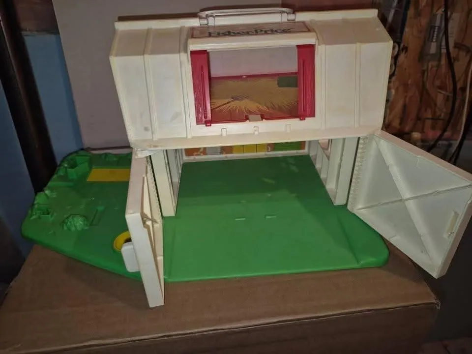 Vintage Fisher Price Farm image indicator(2)