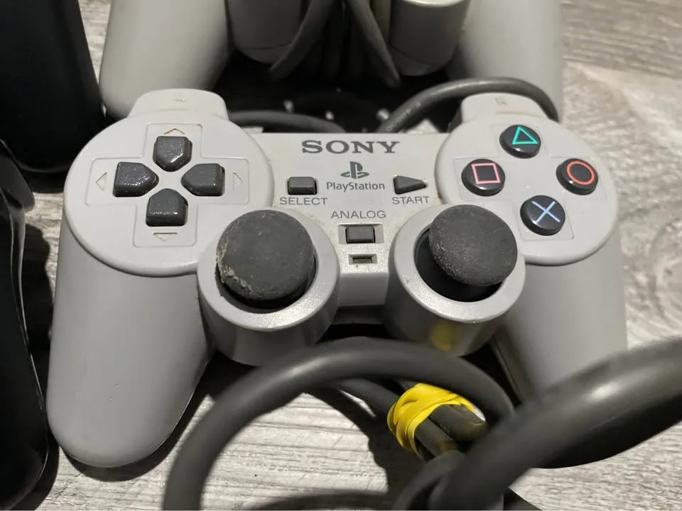 PS2 Controllers! (Tested ) image indicator(4)