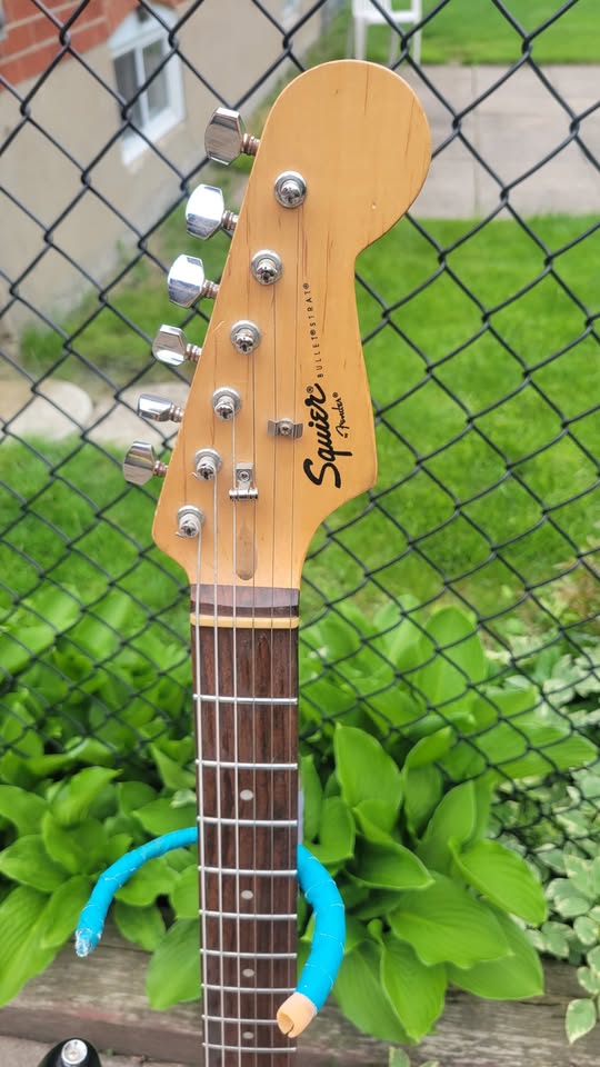 $240 Squier Bullet Stratocaster - Brown Sunburst - photo 4