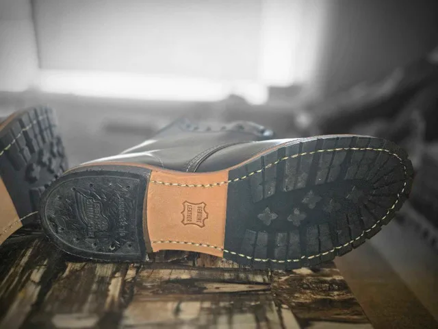 Redwing Boots image indicator(3)