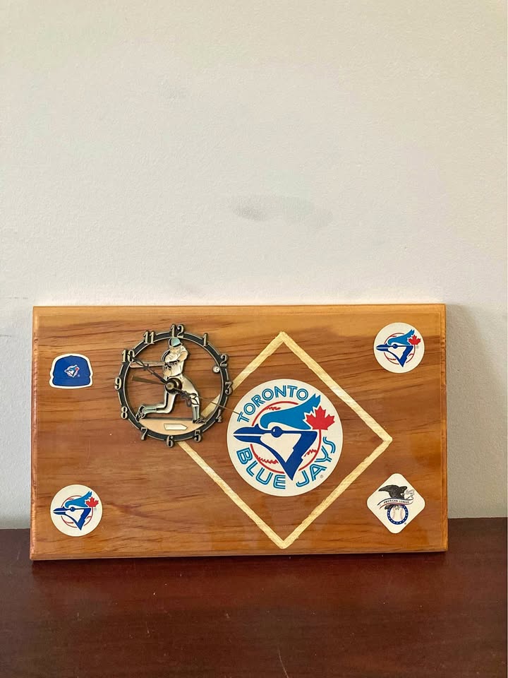 ⚾ Vintage Toronto Blue Jays Wooden Wall Clock