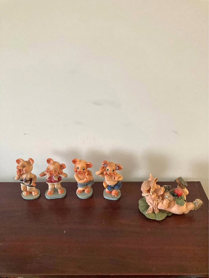 🐷 Vintage Pig Figurine Set – Cute Farmhouse Decor