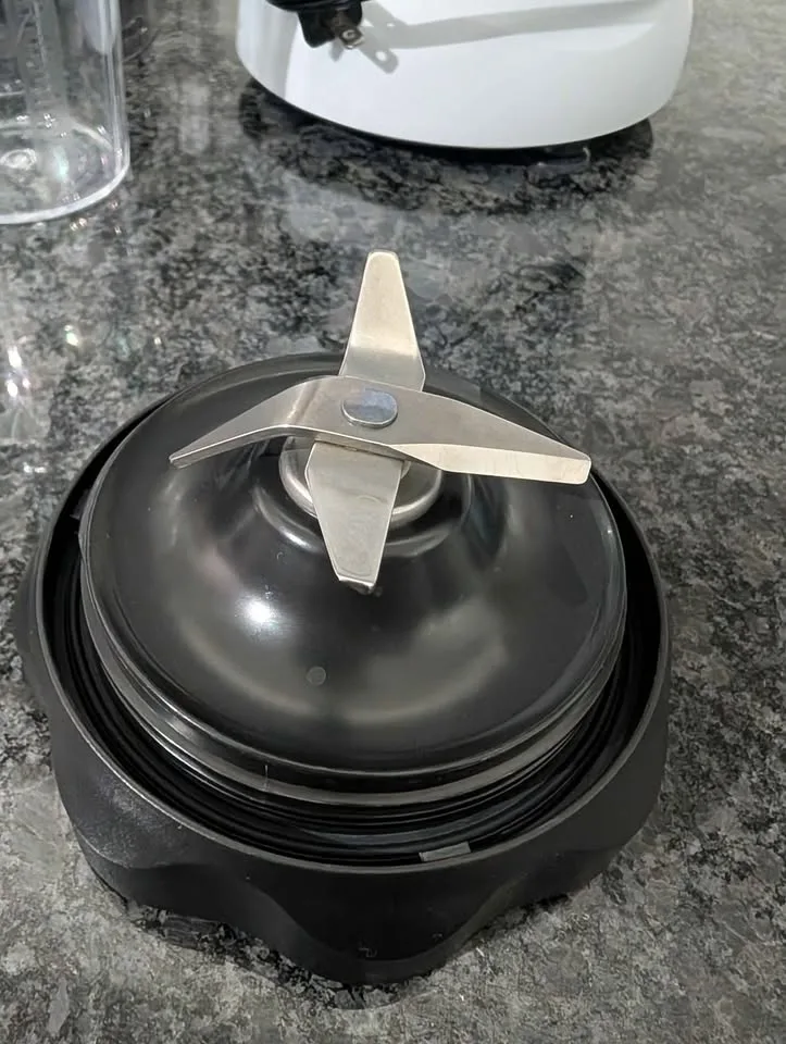 NutriBullet 1200Watt Blender Combo image indicator(3)