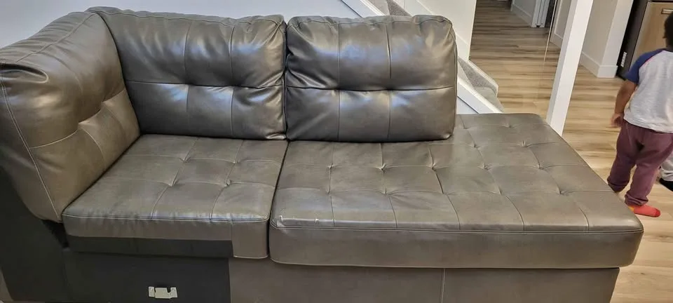 Comfortable and spacious sectional sofa image indicator(2)