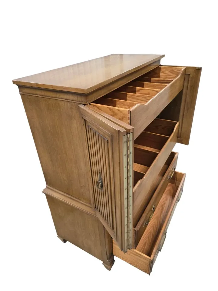 🚚 Free Delivery – Vintage Solid Wood Armoire | Maple Chest image indicator(7)