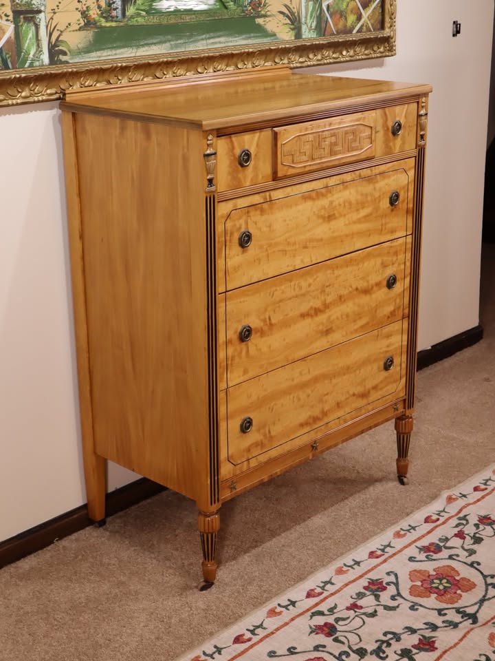 🚚 Free Delivery – Antique Flame Mahogany Federal Chest - photo 2
