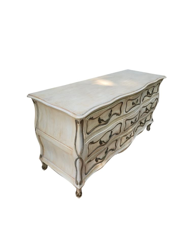 🚚 Free Delivery – French Provincial 9-Drawer Dresser - photo 3