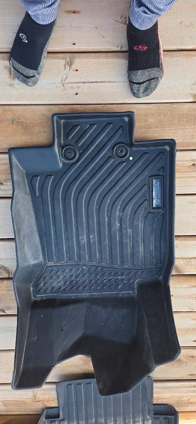 2014 - 2020 Nissan Rogue Mat Set image indicator(3)