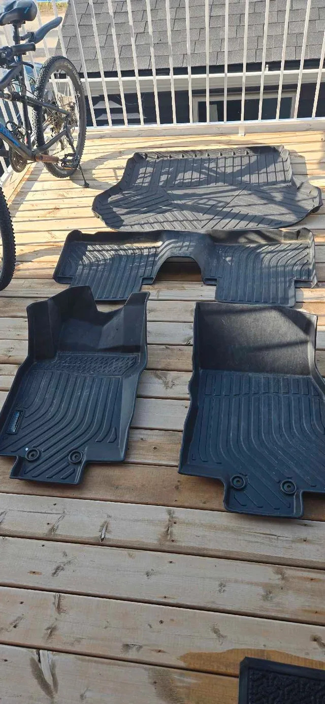 2014 - 2020 Nissan Rogue Mat Set image indicator(4)