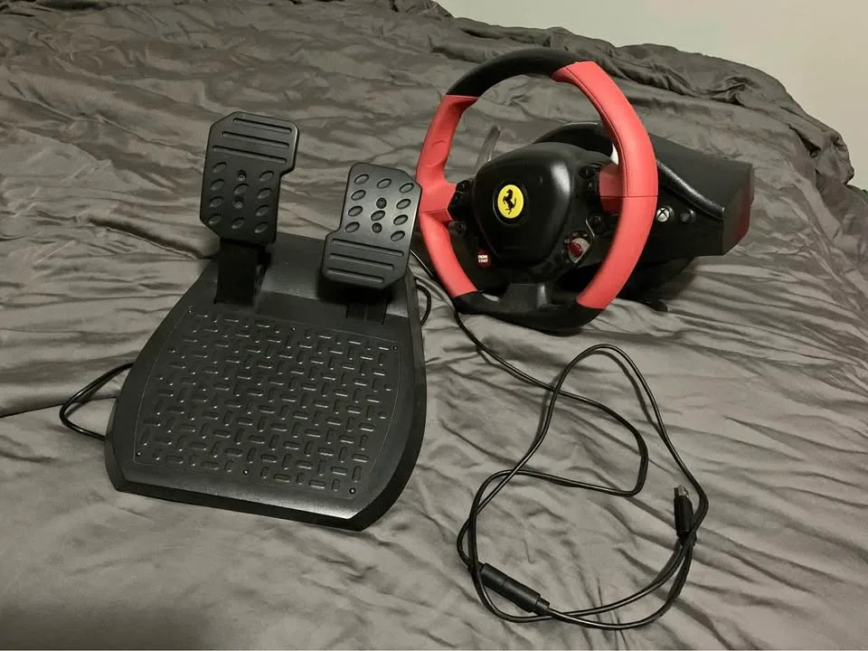 XBox Racing Wheel & Pedal Set thumbnail