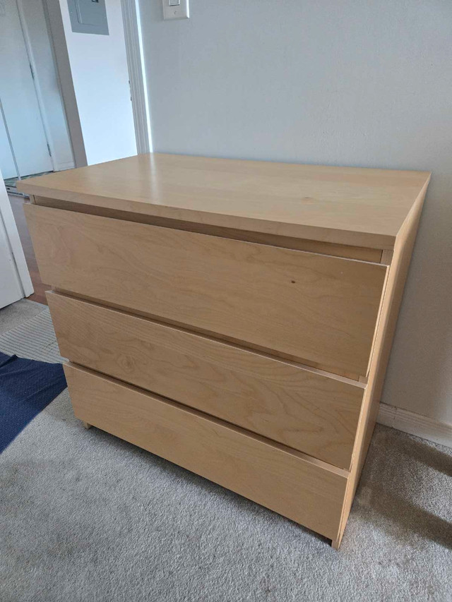Bedroom with queen size bed frame for sale! - photo 3