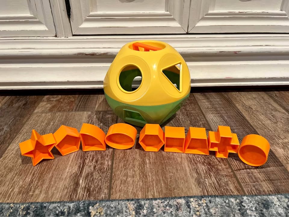 Tupperware Brand Shape-O Toy Sorter