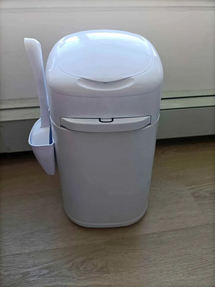 ‼️NEED GONE ASAP‼️ Kitty Litter Locker - $15 thumbnail