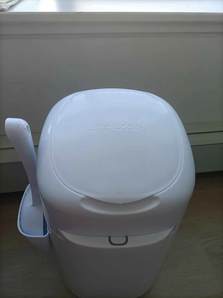 ‼️NEED GONE ASAP‼️ Kitty Litter Locker - $15 image indicator(3)
