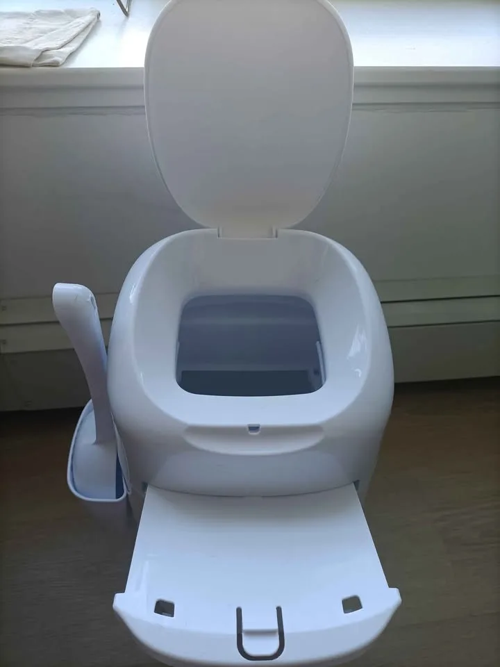 ‼️NEED GONE ASAP‼️ Kitty Litter Locker - $15 image indicator(4)