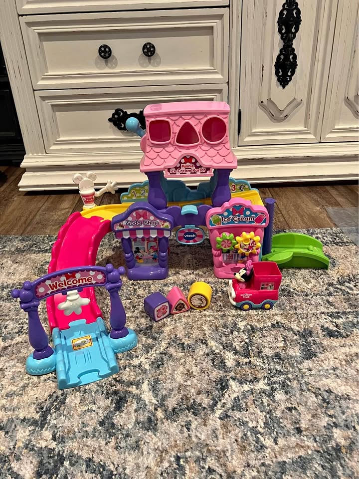 Vtech Go! Go! Smart Wheels - Disney Minnie Ice Cream Parlor
