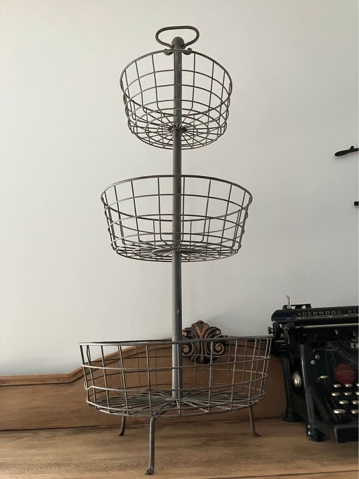 Farmhouse Kitchen Weathered Tin 3-Tier Wire Basket Stand - photo 3