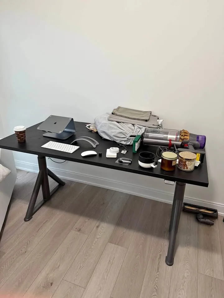 Computer electrical table thumbnail