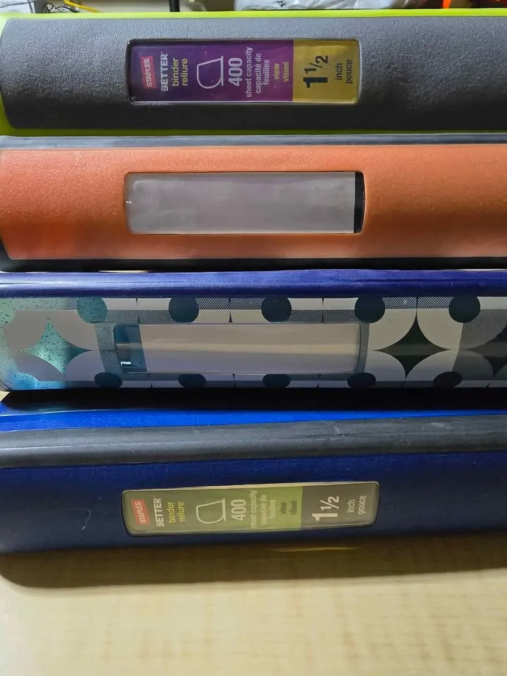 12x 3 ring Binders 1" and 1.5" image indicator(4)