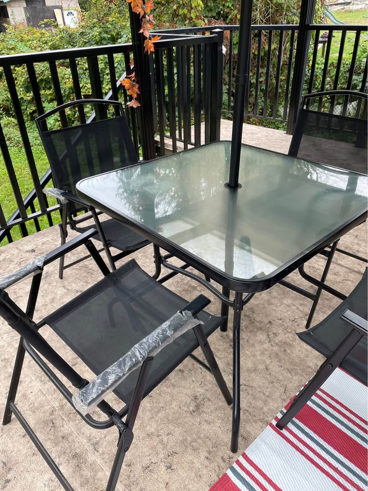 Outdoor Dining Set - photo 2