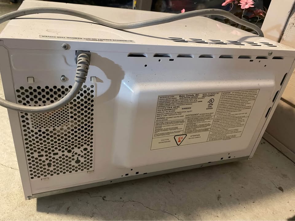 GE Microwave - photo 3