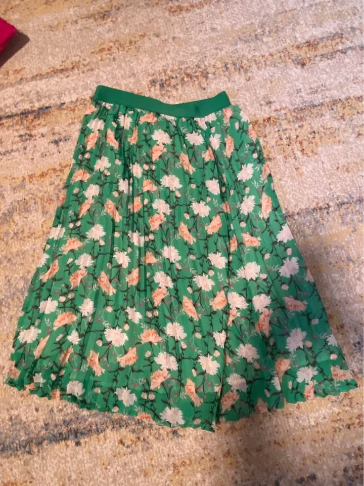 Women tops and skirts image indicator(4)