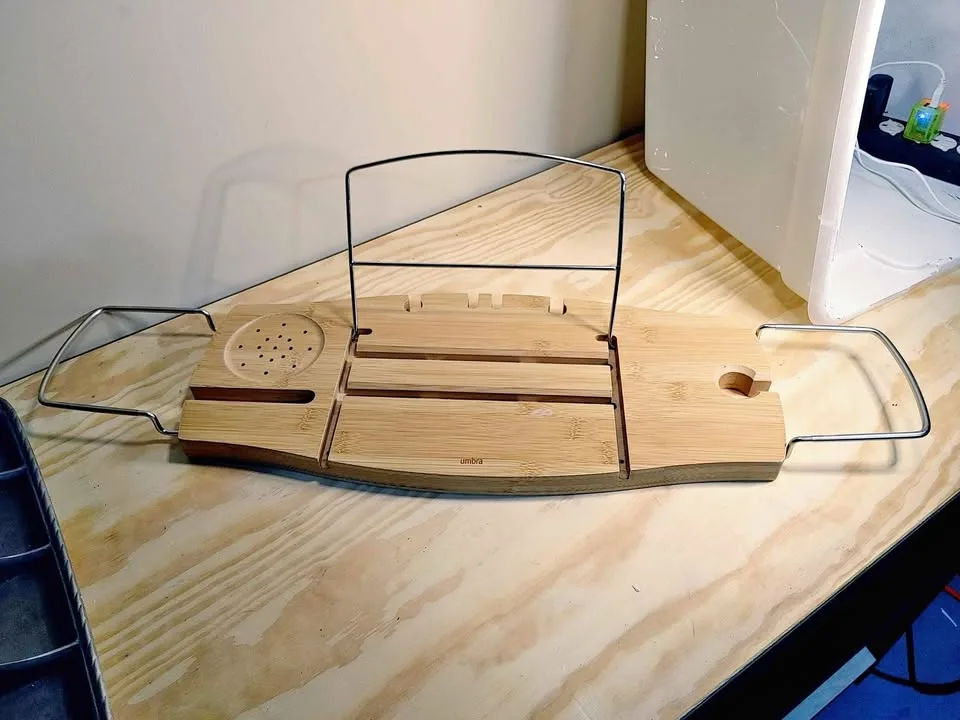 Bamboo bathtub caddy tray