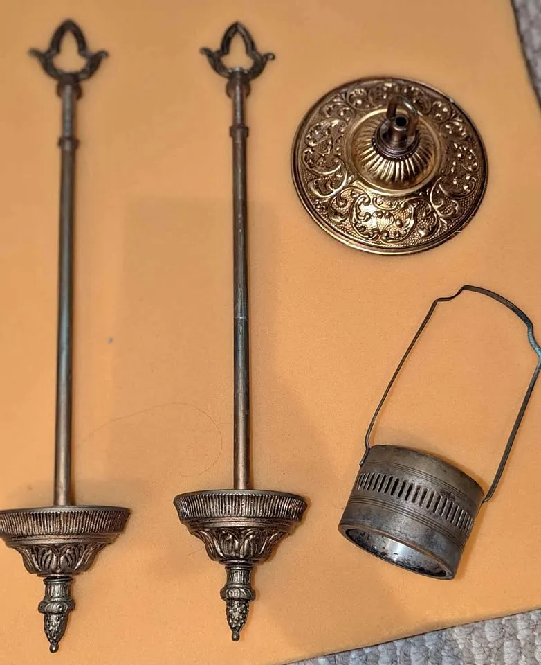 Lot of Vintage Brass Chandelier/Lamp Parts thumbnail