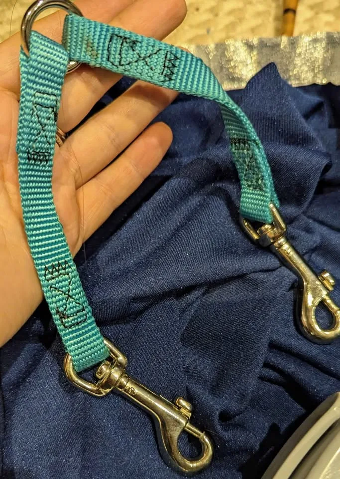Various pet leashes image indicator(9)