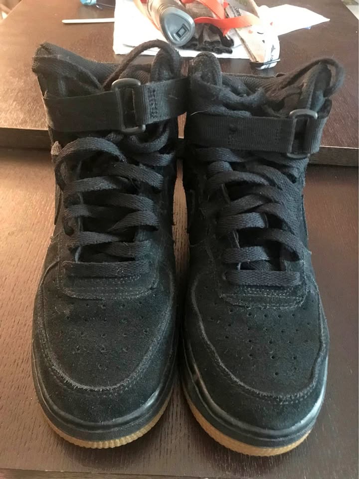 Nike Air Force 1 boys high top sneakers. Size 5.5