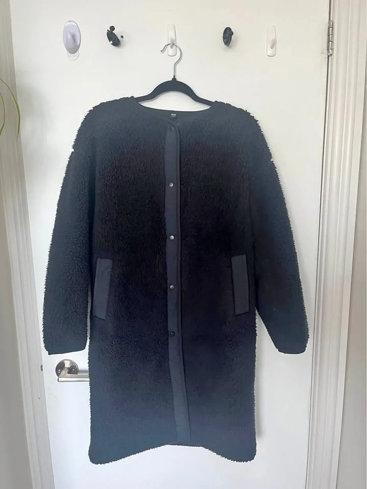 Long Sherpa Winter Jacket - Uniqlo Size Small Oversized thumbnail