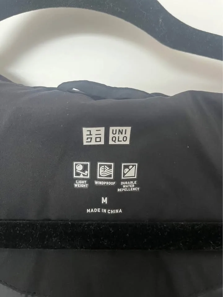 Uniqlo 90% Down Lightweight Winter Coat image indicator(2)