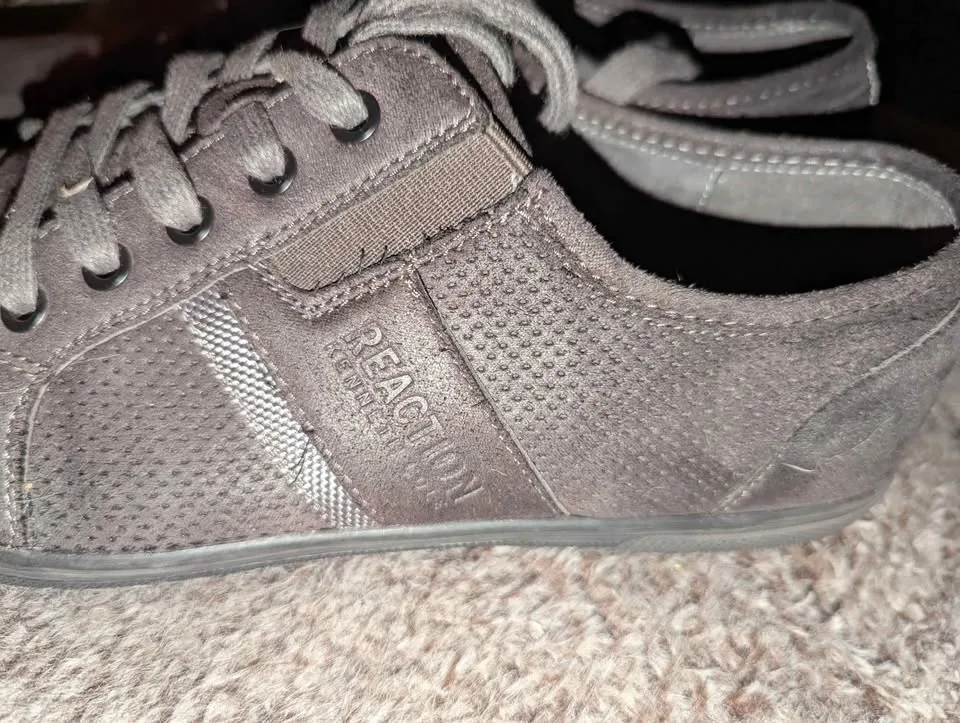 Size 11 Kenneth Cole reaction runners image indicator(2)